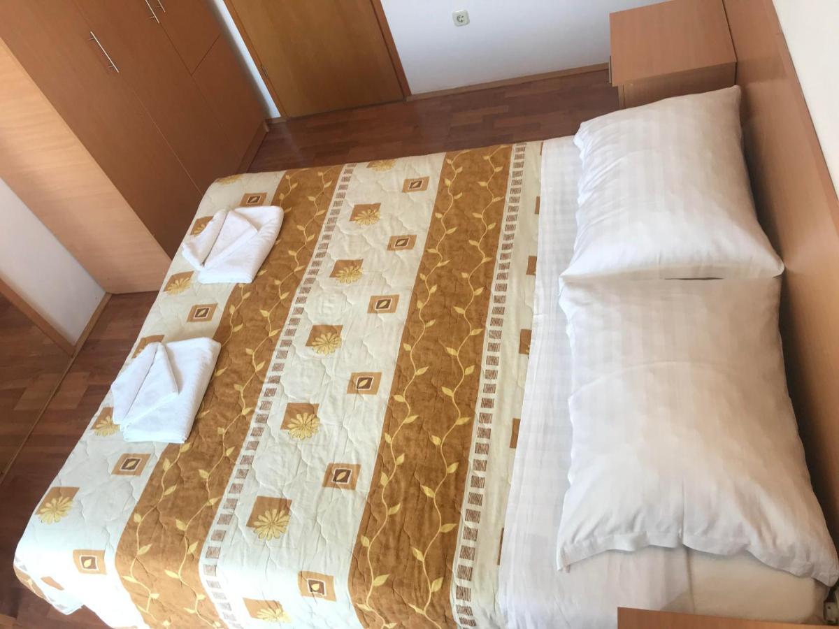 Cosy Sun-Splashed Bedroom - Pansion Hajduk Korčula Buitenkant foto