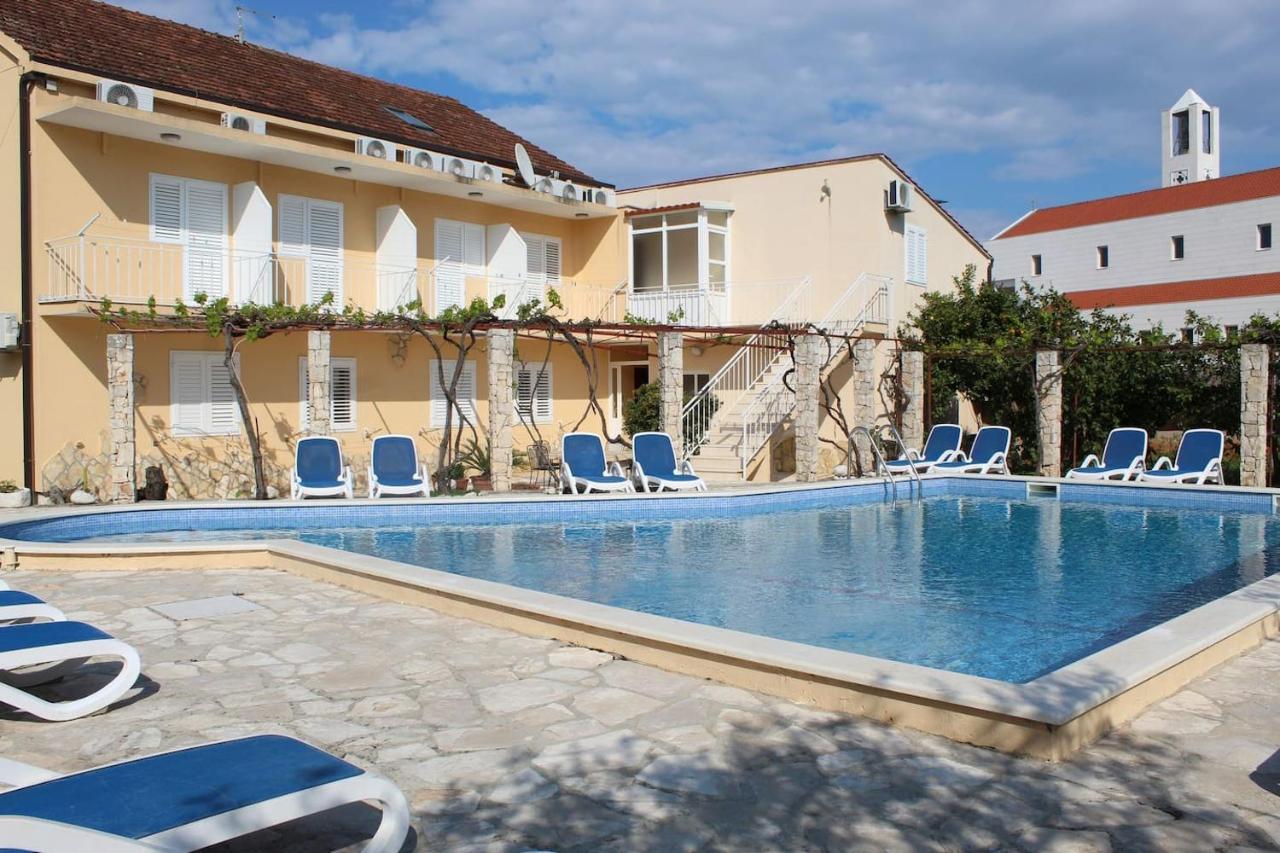 Cosy Sun-Splashed Bedroom - Pansion Hajduk Korčula Buitenkant foto